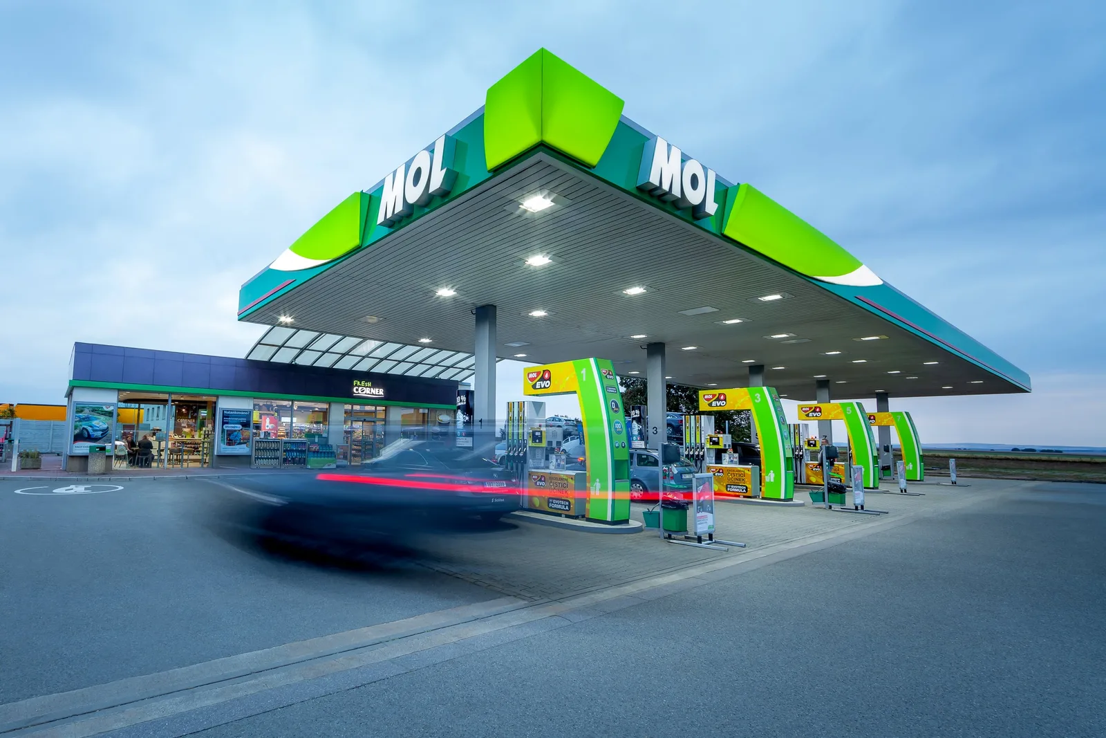 Iné – MOL benzínky (01) | Industry Photo