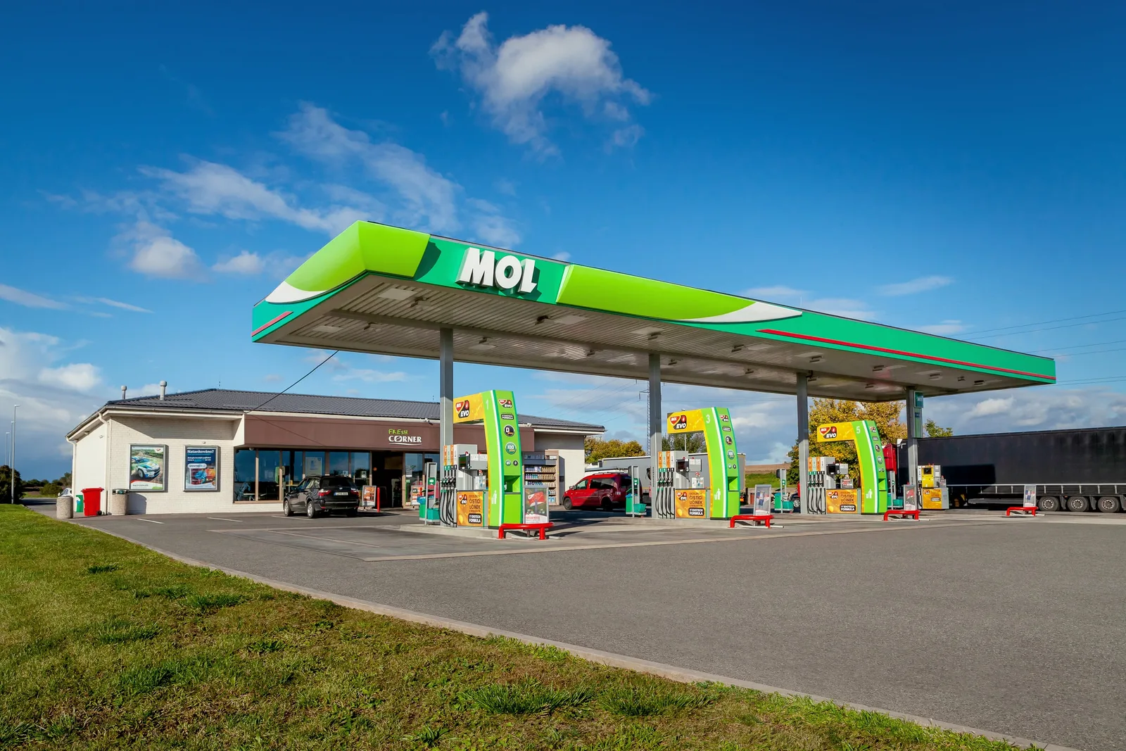 Iné – MOL benzínky (12) | Industry Photo