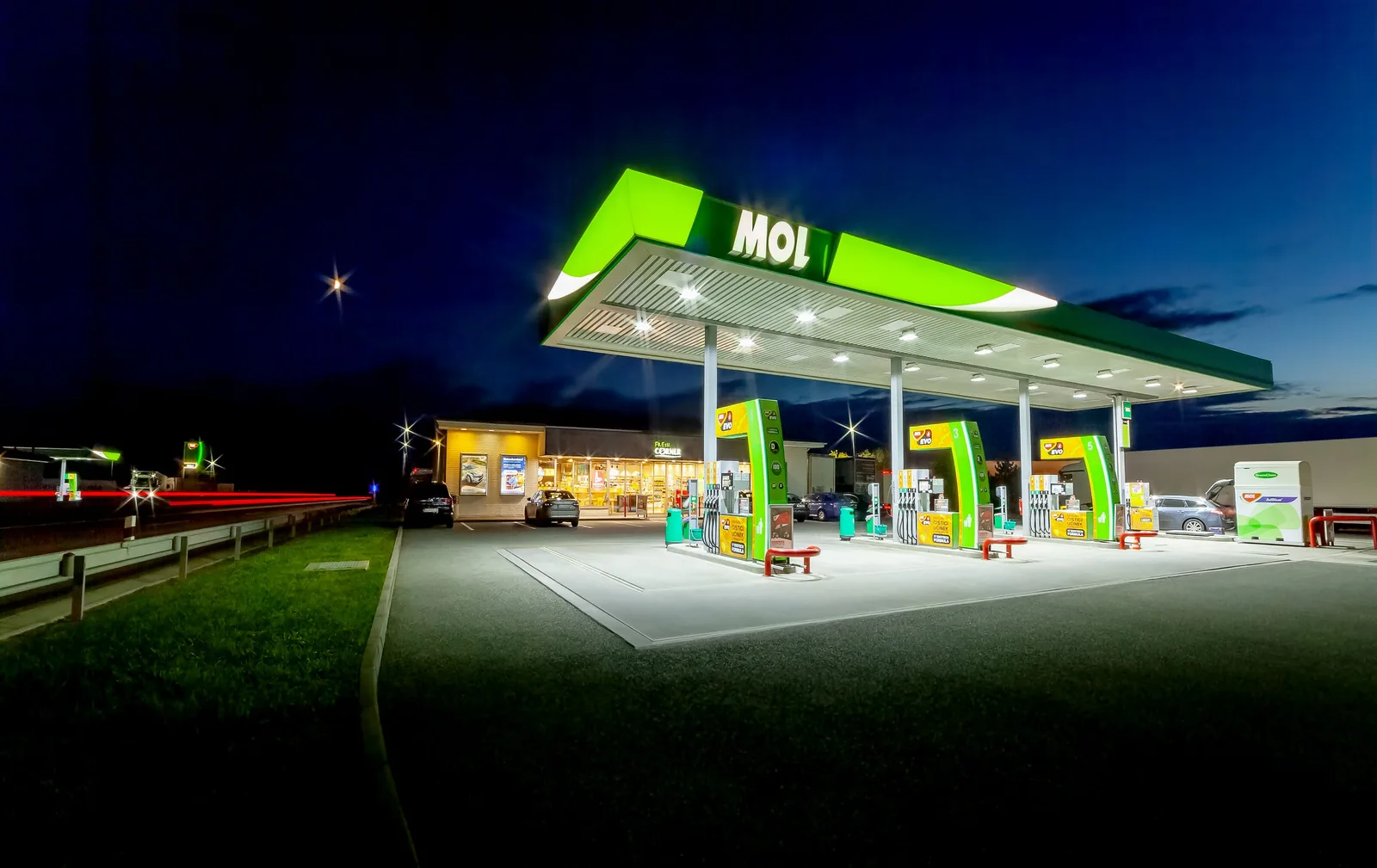 Iné – MOL benzínky (16) | Industry Photo