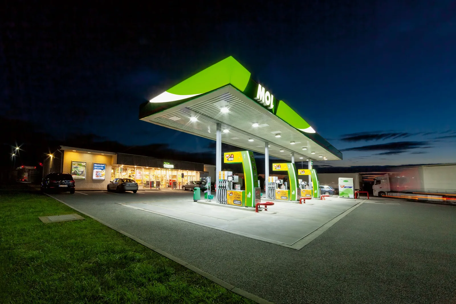 Iné – MOL benzínky (17) | Industry Photo