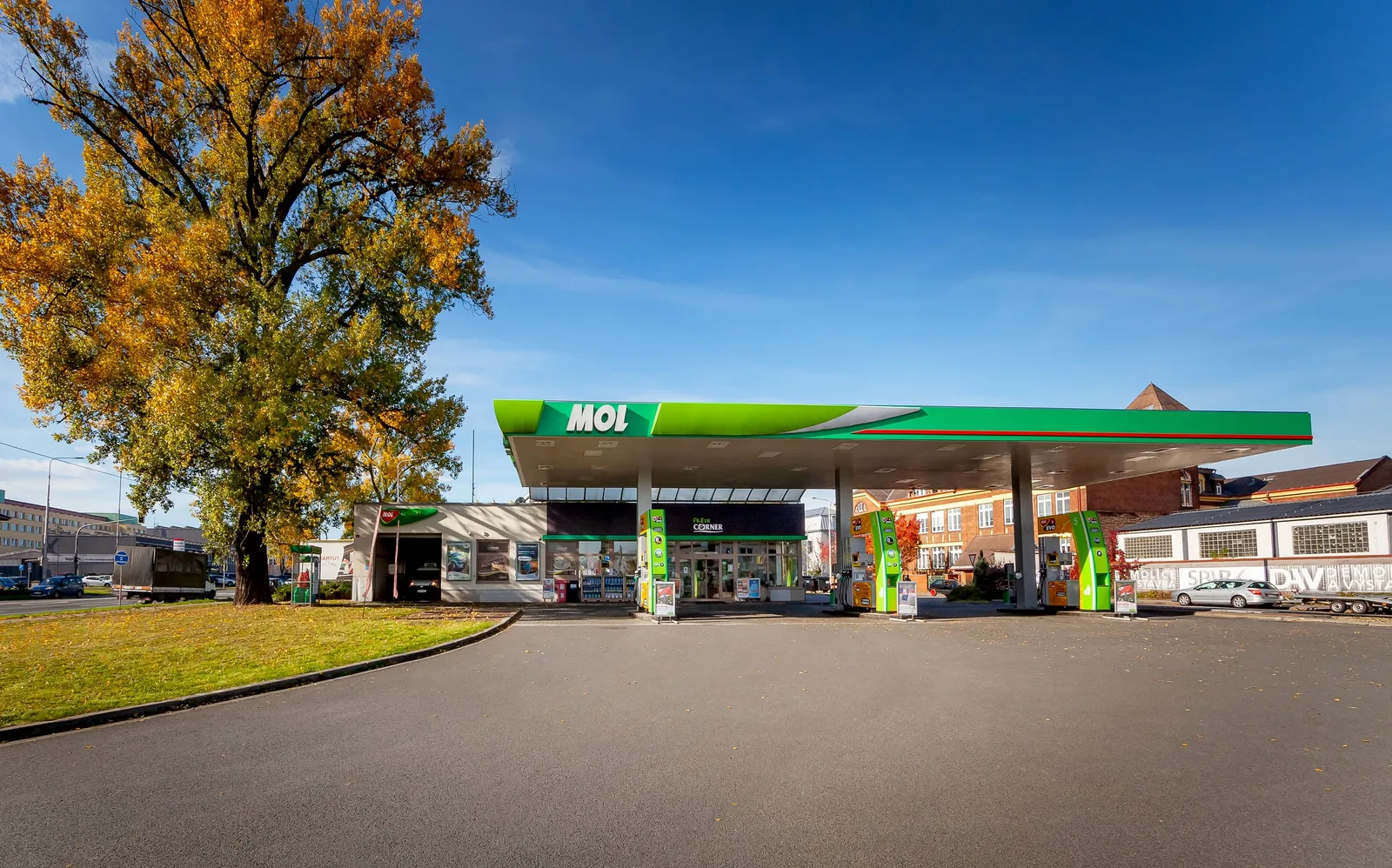 Iné – MOL benzínky (25) | Industry Photo