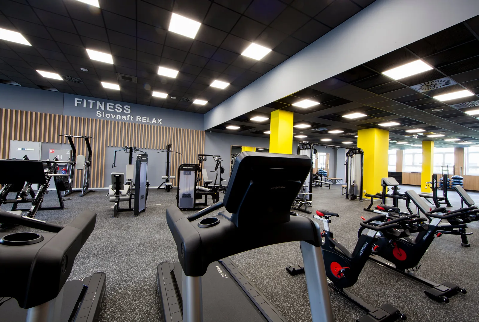 Iné – Slovnaft Relax Center — priestor na oddych (24) | Industry Photo