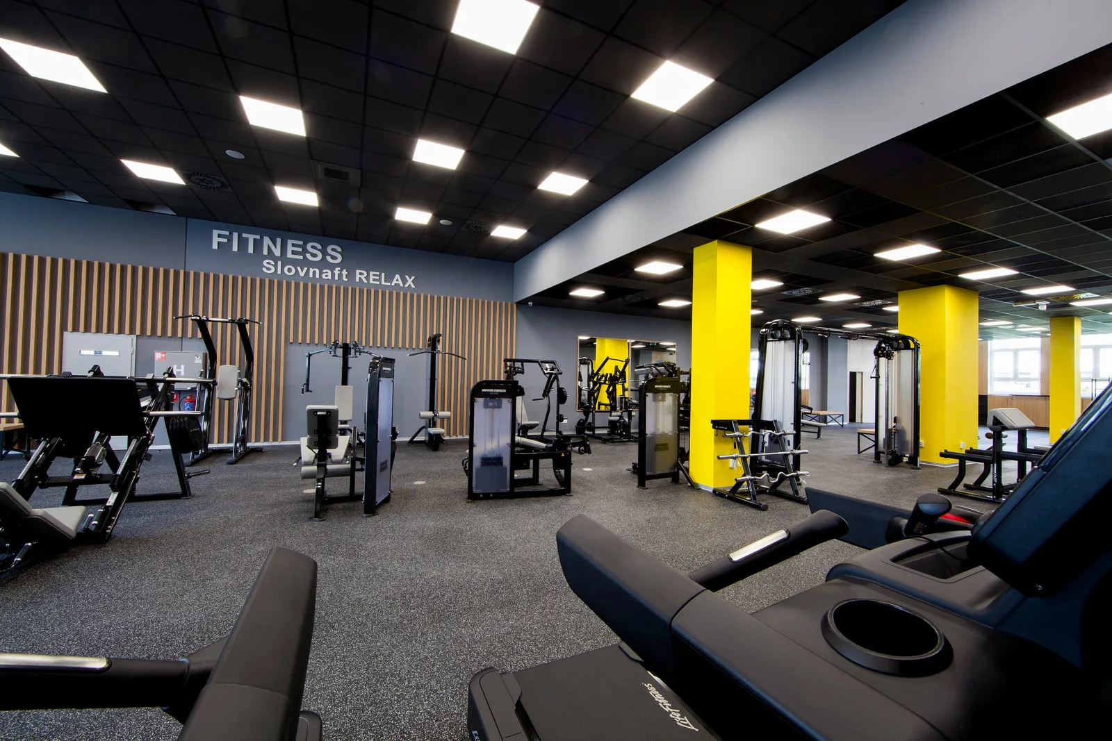 Iné – Slovnaft Relax Center — priestor na oddych (25) | Industry Photo