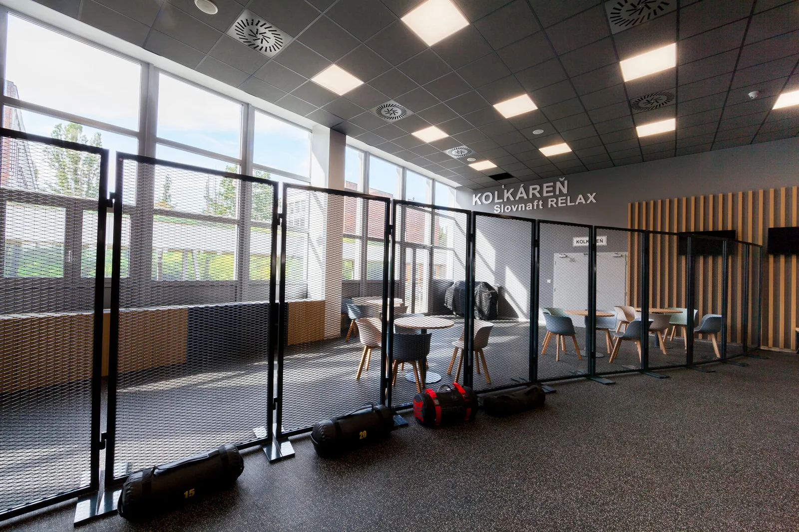 Iné – Slovnaft Relax Center — priestor na oddych (26) | Industry Photo