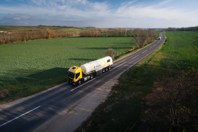 Technológia a preprava – Slovnaft — logistika vo veľkom (05) | Industry Photo