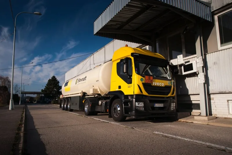 Technológia a preprava – Slovnaft — logistika vo veľkom (06) | Industry Photo