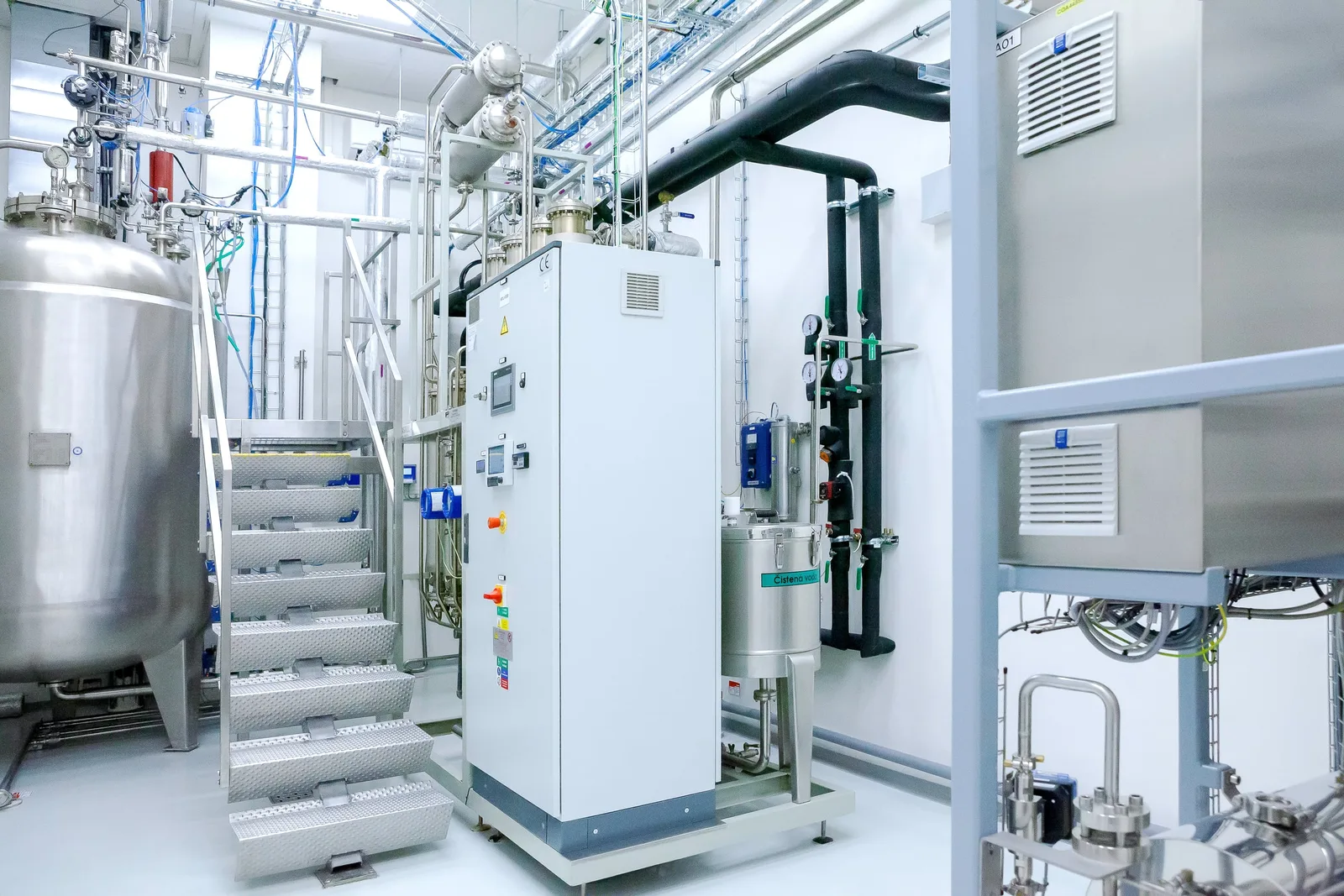 Výroba – Saneca Pharmaceuticals (15) | Industry Photo