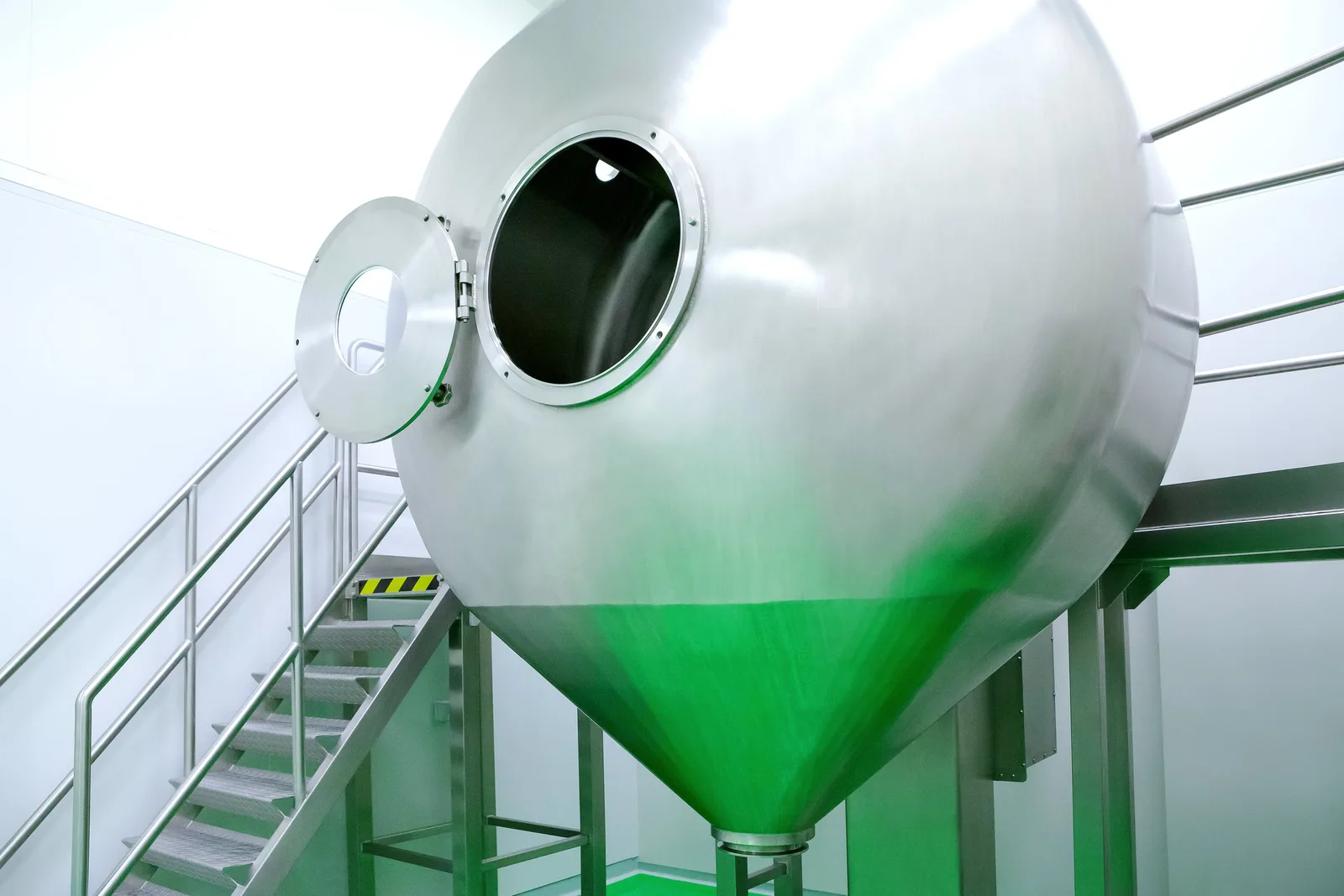 Výroba – Saneca Pharmaceuticals (17) | Industry Photo